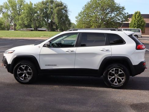 Used 2015 Jeep Cherokee Trailhawk w/ Comfort/Convenience Group AWD/4WD image 9