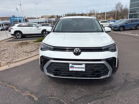 New 2026 Volkswagen Taos SE image 2