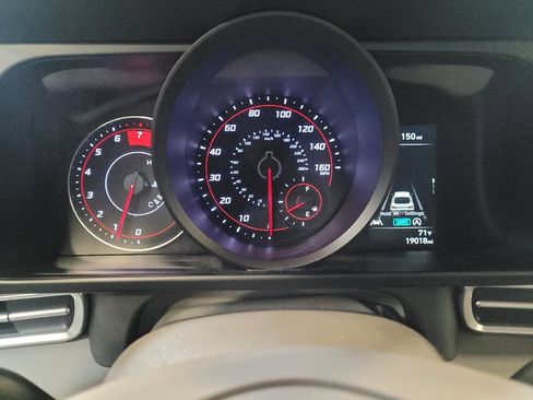 Used 2022 Hyundai Elantra SE FWD image 23