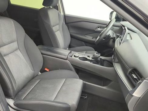 Used 2024 Nissan Rogue SV AWD/4WD image 29