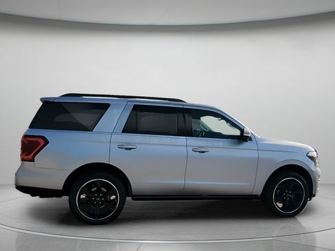 Certified 2023 Ford Expedition Limited image 30