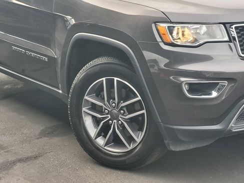 Certified 2019 Jeep Grand Cherokee Limited image 3