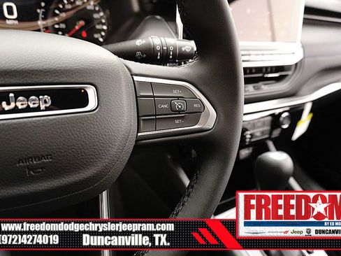 New 2026 Jeep Compass Latitude image 26