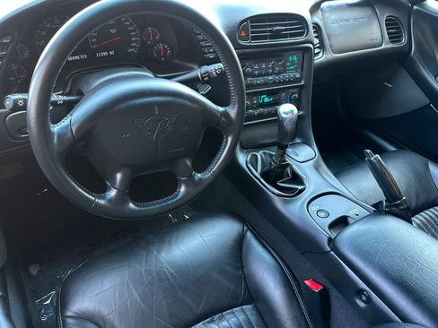 Used 2004 Chevrolet Corvette Z06 w/ Memory Package RWD image 14