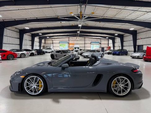 Used 2023 Porsche 718 Boxster Spyder RWD image 79