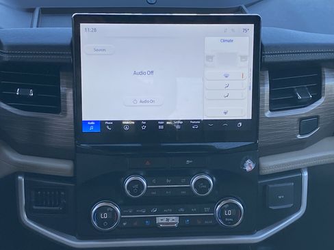 Used 2022 Ford Expedition Limited image 20