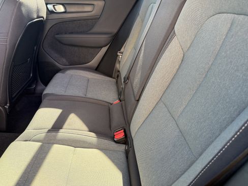 Certified 2023 Volvo XC40 B4 Core w/ Climate Package image 16