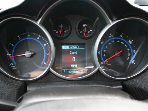 Used 2016 Chevrolet Cruze LT image 11