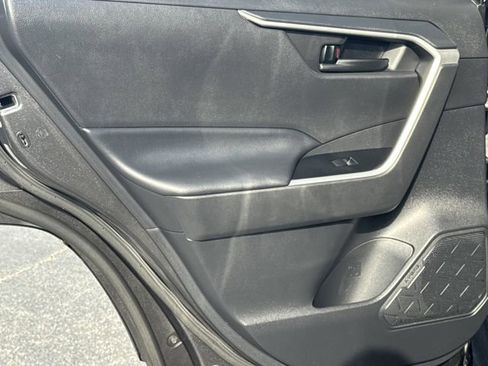 Certified 2022 Toyota RAV4 LE image 7