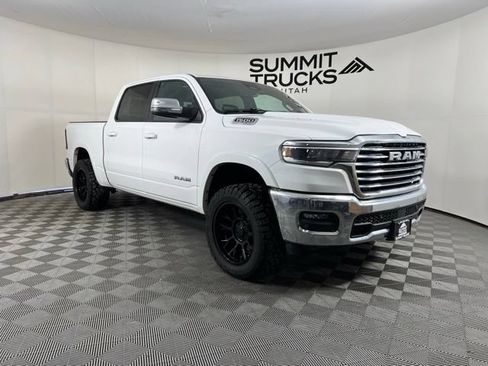 Used 2025 RAM 1500 Laramie AWD/4WD image 7