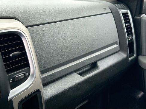 Used 2015 RAM 1500 Classic SLT image 22