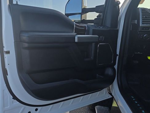 Used 2017 Ford F350 Platinum w/ Platinum Ultimate Package AWD/4WD image 11