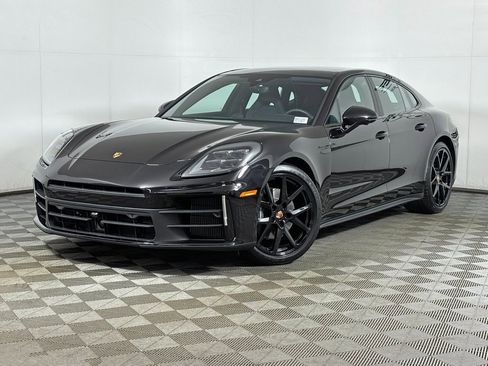 Used 2026 Porsche Panamera 4 image 1