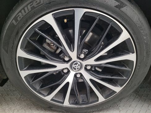 Used 2020 Toyota Camry SE w/ Convenience Package image 31