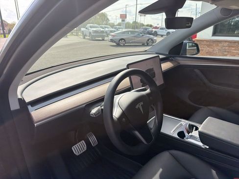 Used 2022 Tesla Model Y Performance image 3