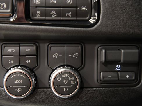 New 2026 GMC Yukon XL AT4 w/ AT4 Premium Plus Package image 37