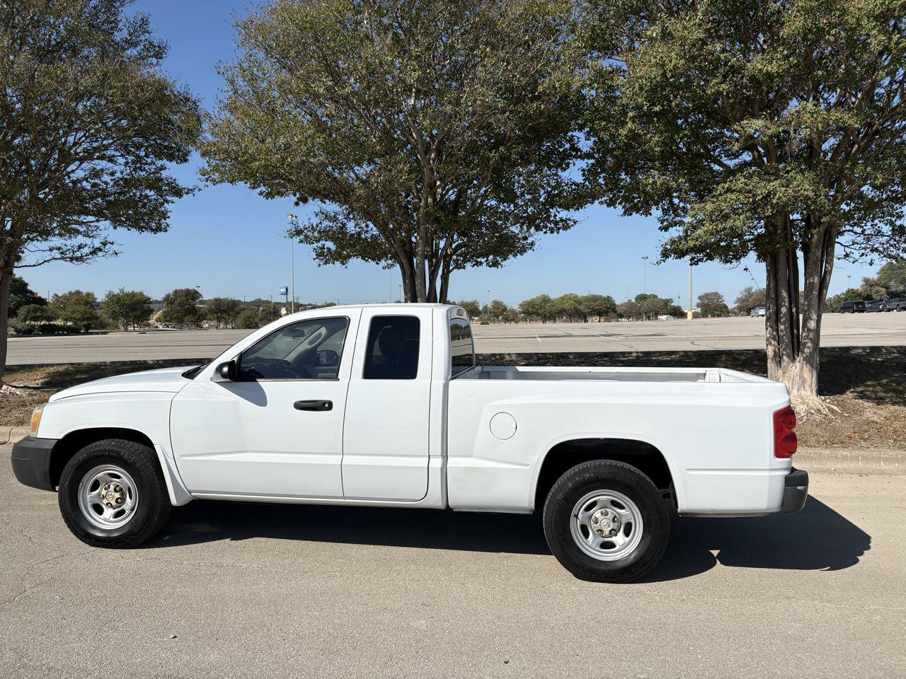 Used 2006 Dodge Dakota ST w/ Trailer Tow Group RWD image 17