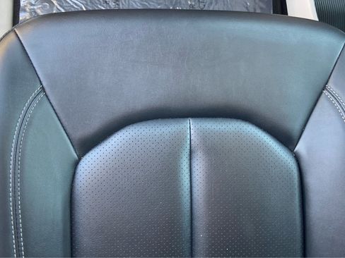 Used 2024 Chrysler Pacifica Touring-L FWD image 34