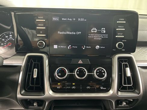 Certified 2023 Kia Sorento LX AWD/4WD image 14
