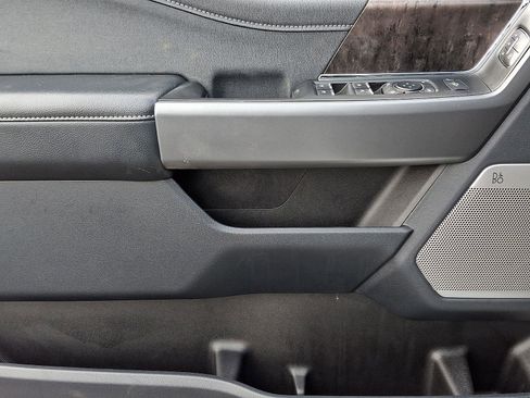 Used 2024 Ford F250 Lariat w/ Chrome Package image 13