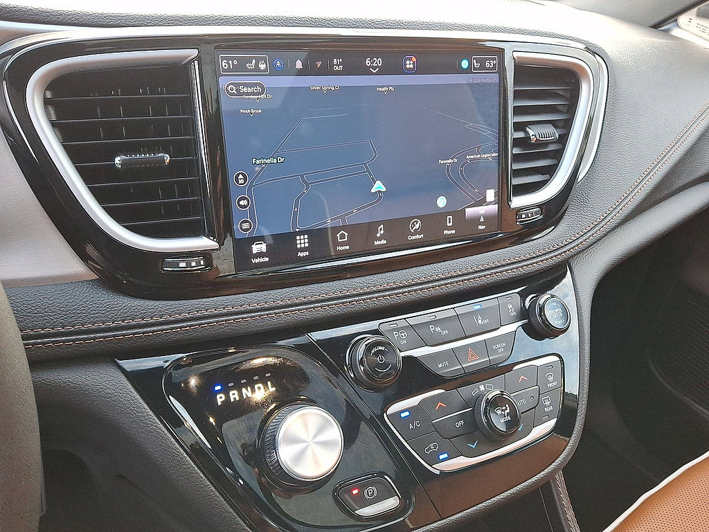 Used 2025 Chrysler Pacifica Pinnacle FWD image 20