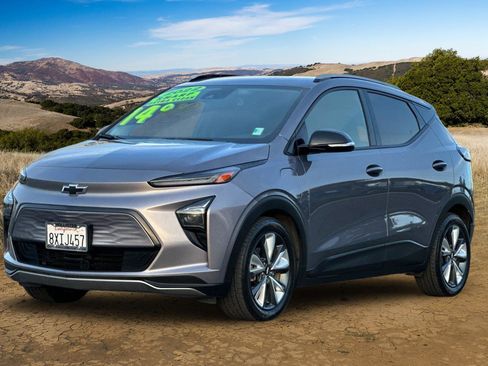 Used 2022 Chevrolet Bolt EUV LT w/ Convenience Package image 8