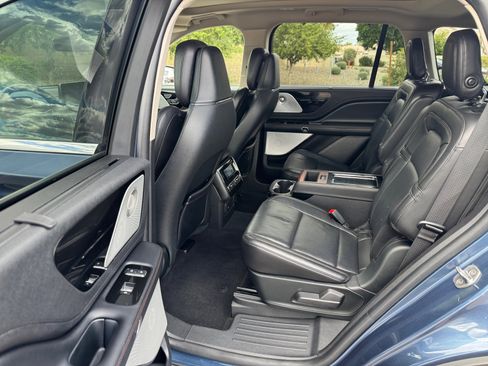 Used 2020 Lincoln Aviator Reserve w/ Equipment Group 202A image 17