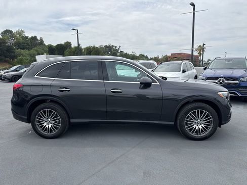 Used 2026 Mercedes-Benz GLC 300 image 4