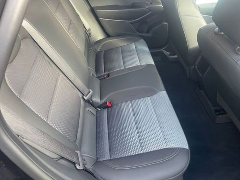 Used 2025 Chevrolet Trax LT image 38