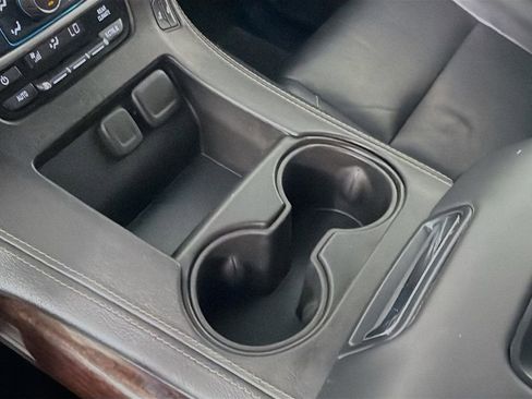 Used 2019 GMC Yukon SLT w/ HD Trailering Package image 18