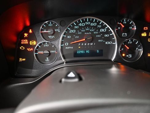 Used 2025 Chevrolet Express 3500 LT w/ LT Preferred Equipment Group RWD image 10