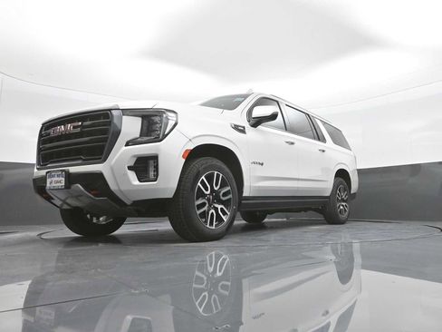 Used 2022 GMC Yukon XL AT4 AWD/4WD image 37