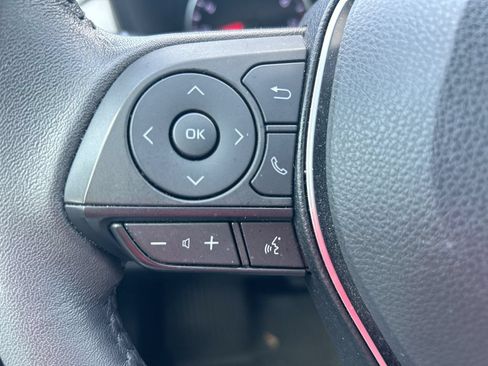 Used 2022 Toyota RAV4 XLE Premium FWD image 16