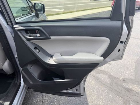 Used 2016 Subaru Forester 2.5i Limited AWD/4WD image 17