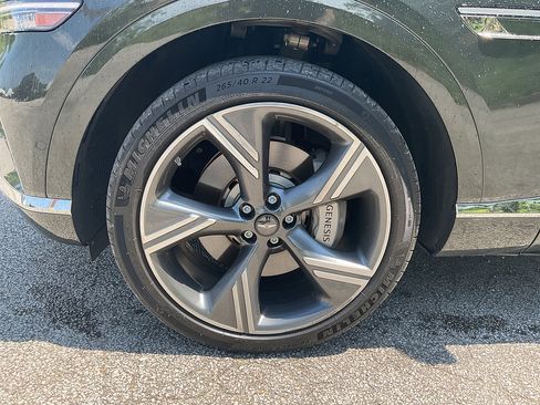 Used 2025 Genesis GV80 2.5T Prestige AWD/4WD image 15
