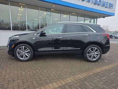 Used 2025 Cadillac XT5 Premium Luxury image 2