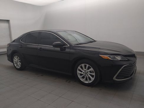Used 2021 Toyota Camry LE image 11
