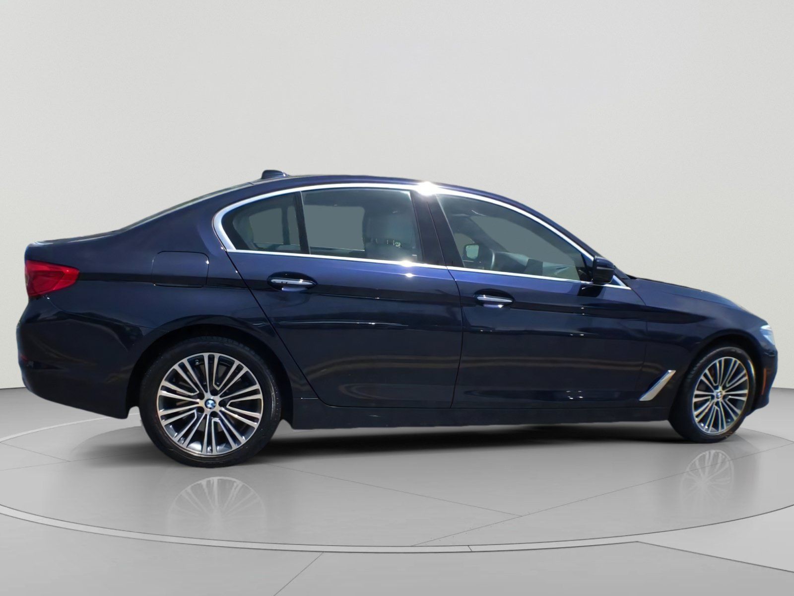 Used 2017 BMW 540i RWD image 4