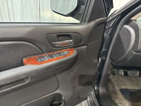 Used 2009 Chevrolet Tahoe LT image 17