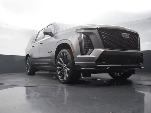 Certified 2026 Cadillac Escalade ESV V AWD/4WD image 49
