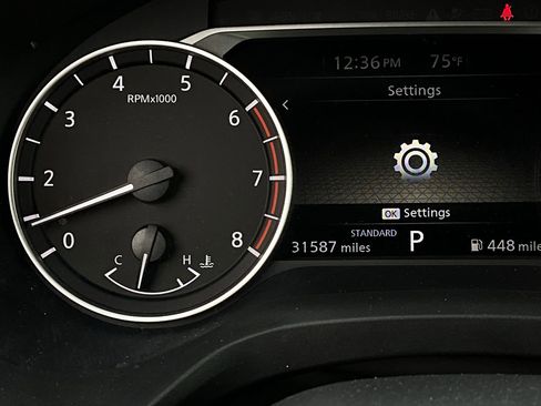 Used 2025 Nissan Rogue SV image 38