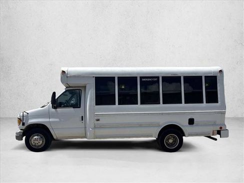 Used 2002 Ford E-450 and Econoline 450 RWD image 2