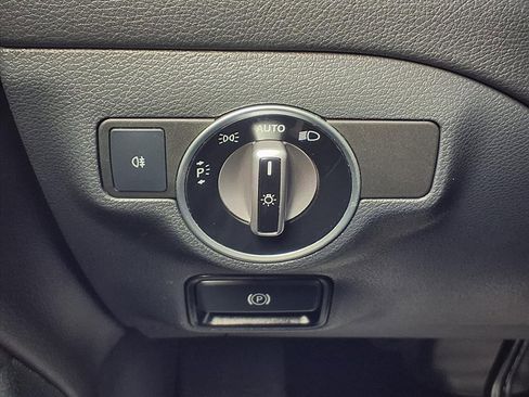 Used 2018 Mercedes-Benz CLA 250 4MATIC image 17