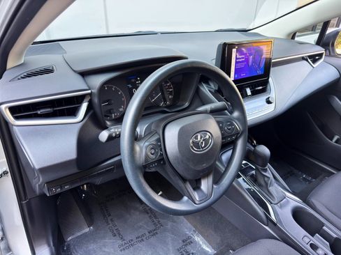 Used 2023 Toyota Corolla LE FWD image 12