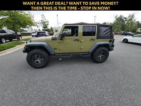 Used 2013 Jeep Wrangler Unlimited Rubicon AWD/4WD image 7