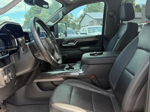Used 2024 Chevrolet Silverado 2500 LTZ w/ LTZ Plus Package AWD/4WD image 19