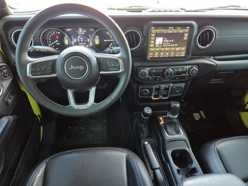 Used 2023 Jeep Wrangler Unlimited Sahara AWD/4WD image 20