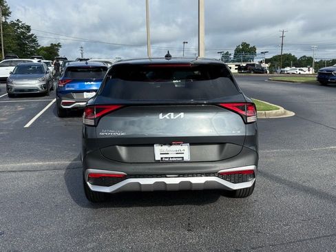 New 2025 Kia Sportage LX image 4