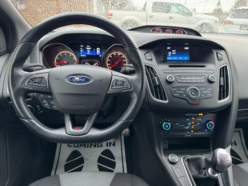 Used 2017 Ford Focus ST image 49