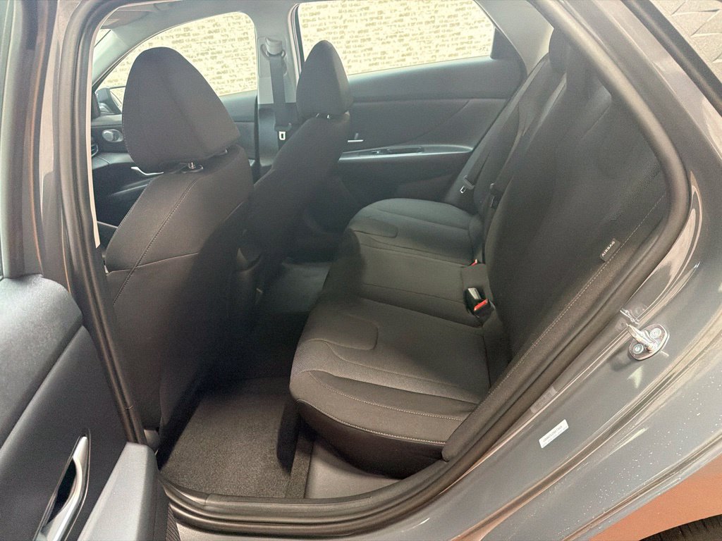 New 2026 Hyundai Elantra SE FWD image 13